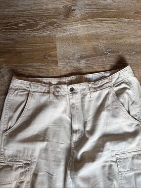 Zara Off-White Cargo Women Size 12. New. No tags